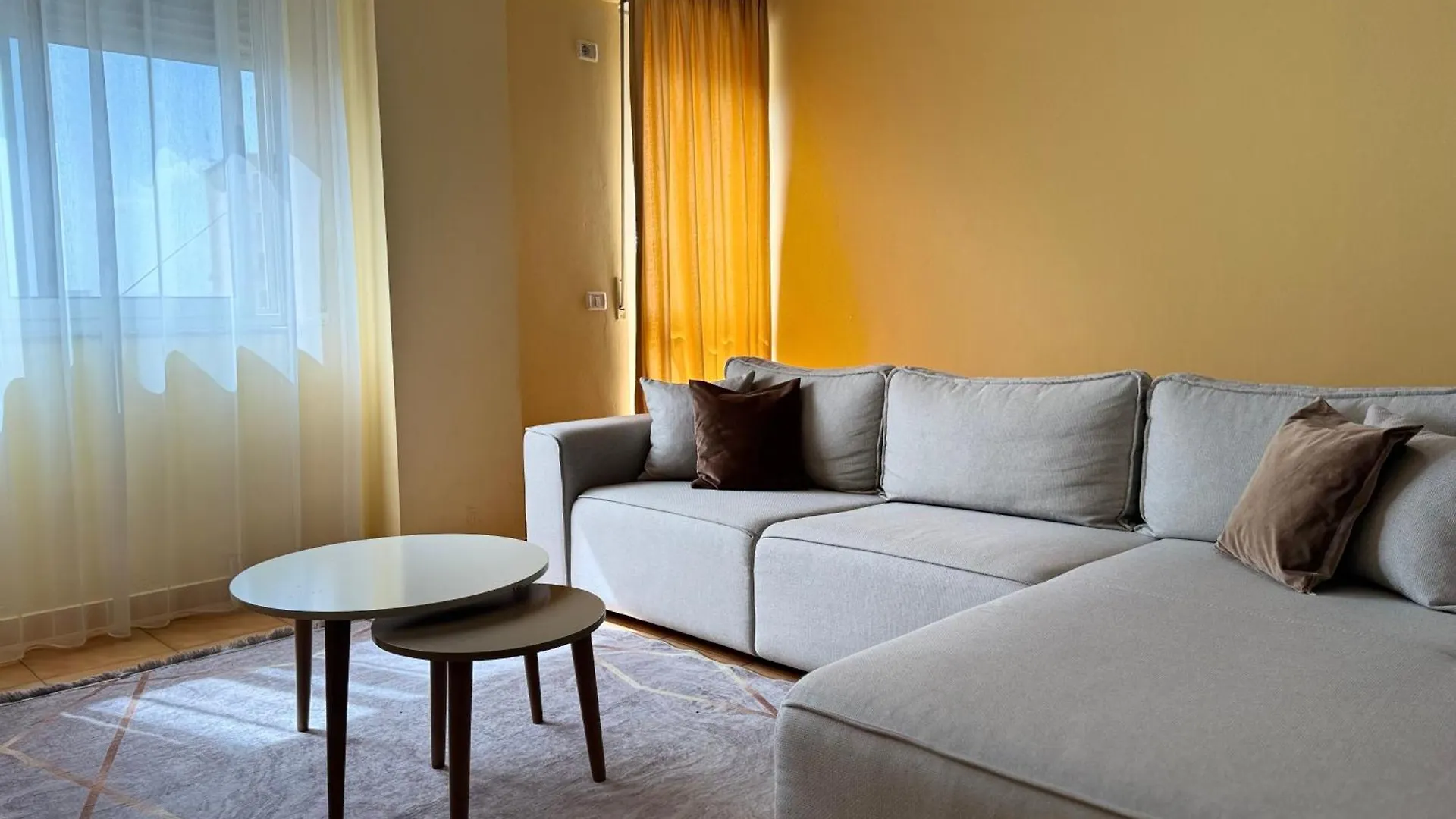 Apartment Cozy Stay In Tirana City Center Albania