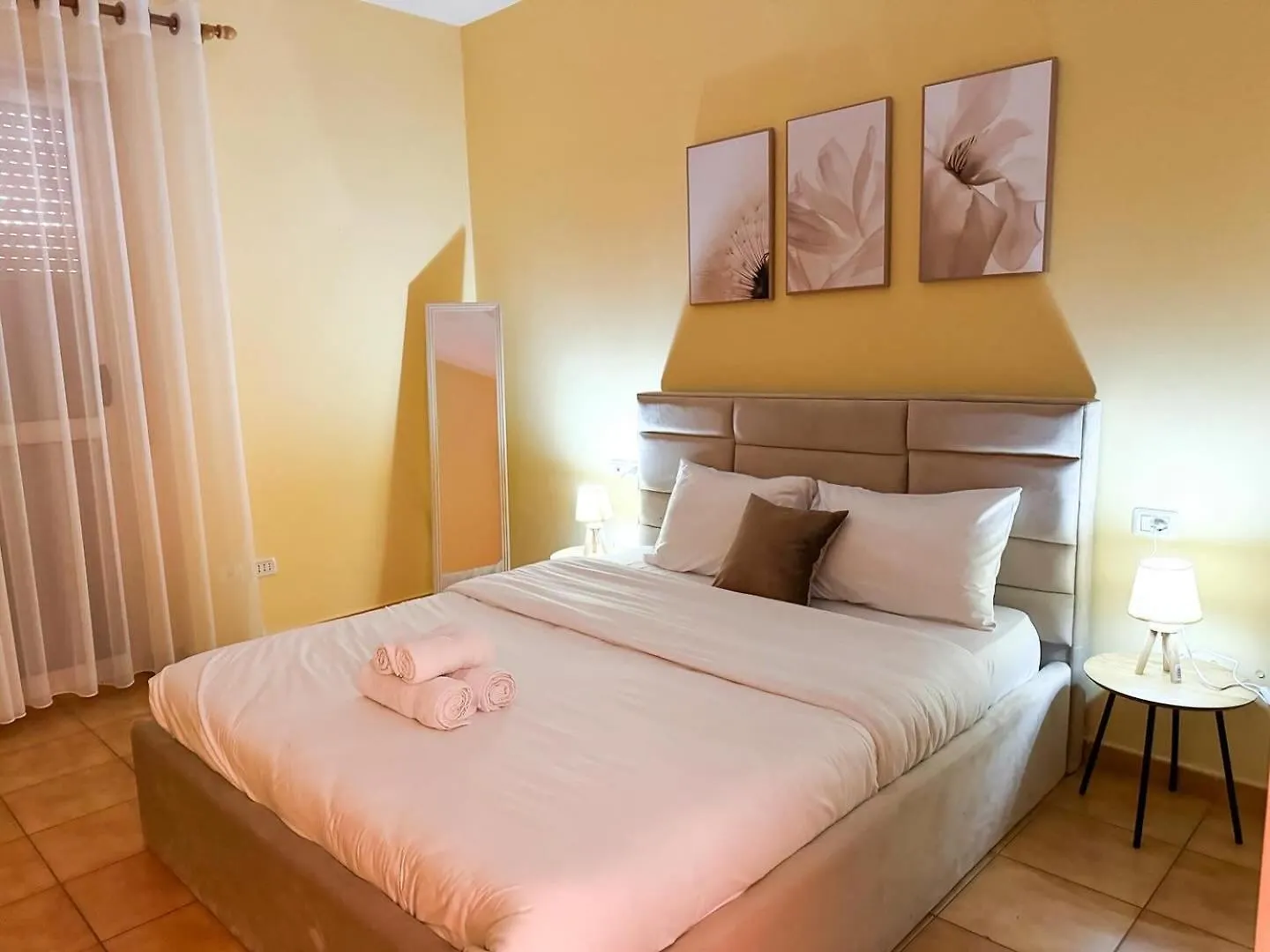 Cozy Stay In Tirana City Center Apartment